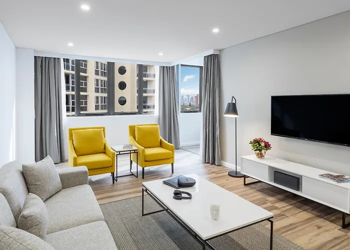 Meriton Suites Bondi JunctionAirport Hotel
